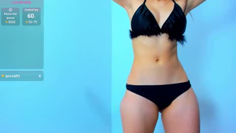 Snapshot of rose__cutee chatting on December 10, 4:27 pm rose  cutee online show from December 10, 4:27 pm