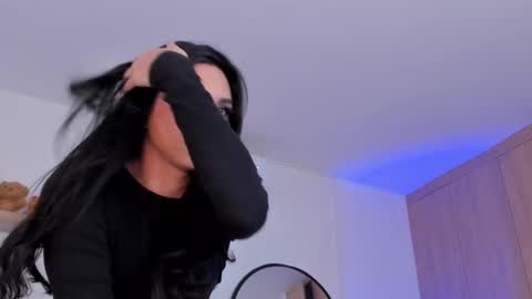 Rose Saenz online show from February 28, 8:50 pm