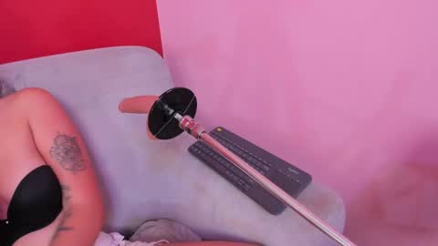 rose_smitth online show from April 15, 7:58 pm