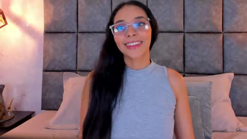 roseaurora online show from May 22, 11:50 am