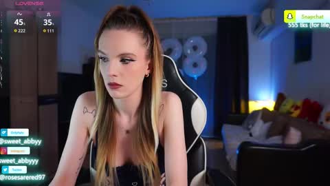 Abbygail online show from February 3, 8:35 pm