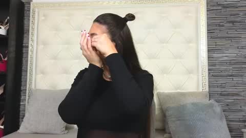 Gabriela online show from December 17, 9:05 am