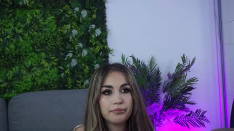 Snapshot of roshen_amira chatting on October 7, 6:48 pm Amii online show from October 7, 6:48 pm