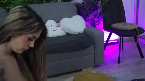 Snapshot of roshen_amira chatting on October 6, 6:37 pm Amii online show from October 6, 6:37 pm