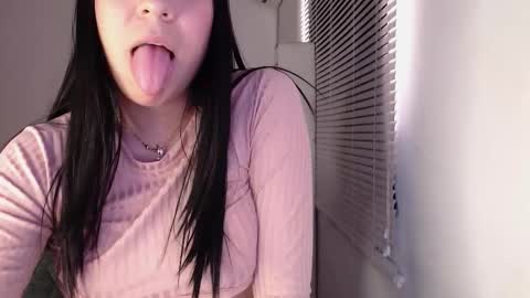 rosiehw online show from February 3, 7:51 pm