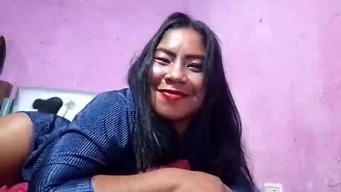 Snapshot of rosmerynava chatting on December 3, 3:48 am rosmerynavarro online show from December 3, 3:48 am