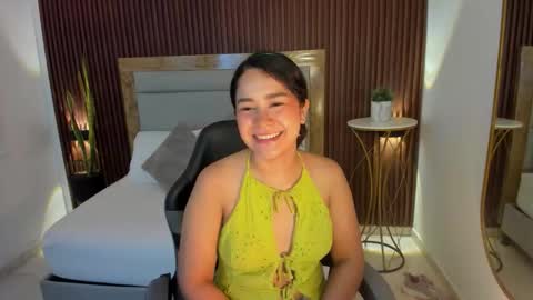 rossie_lanie_ online show from March 17, 7:30 pm