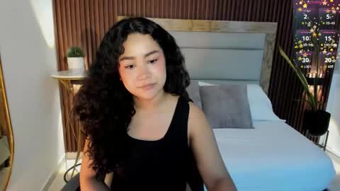 rossie_lanie_ online show from March 13, 7:28 pm