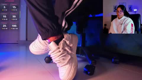 rosyejones online show from November 25, 3:16 am