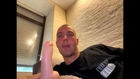 rotteei1 online show from October 5, 7:50 am