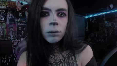 Snapshot of rotten_dreams chatting on October 14, 11:52 pm rot online show from October 14, 11:52 pm