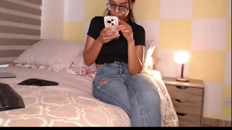 Rouss marie henao  online show from June 5, 10:42 am