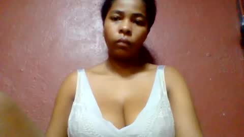 rovaelyah online show from June 7, 1:22 am