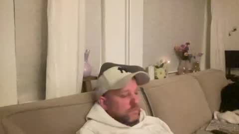 rowannp1 online show from April 24, 10:01 pm