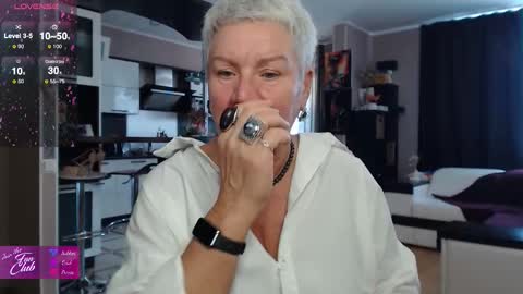 Roxana online show from February 4, 1:15 pm