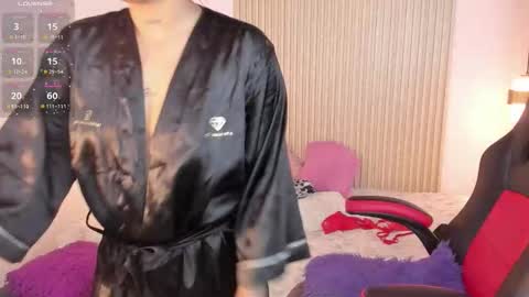 roxanerichie  online show from December 15, 3:46 am