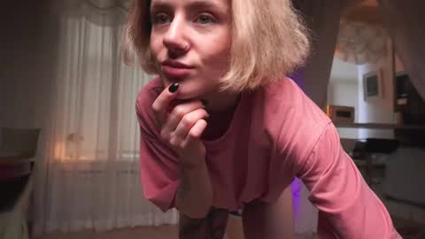 Snapshot of roxannabrik chatting on February 21, 2:06 pm Roxy online show from February 21, 2:06 pm