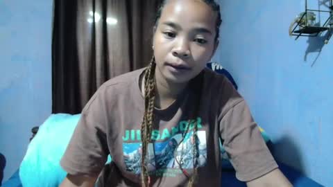 roxanne_98 online show from April 2, 2:08 am