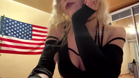 Molly online show from February 27, 7:39 pm