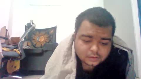 Snapshot of roxid443 chatting on October 31, 1:33 pm roxid443 online show from October 31, 1:33 pm