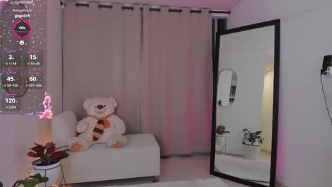  R O X I E  online show from November 29, 1:35 am