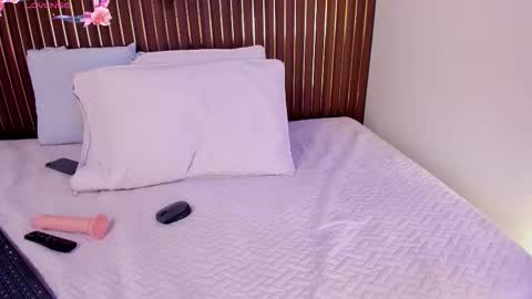 Roxie  online show from November 14, 3:36 pm