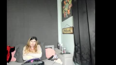 roxihazeleyes online show from February 7, 6:27 am