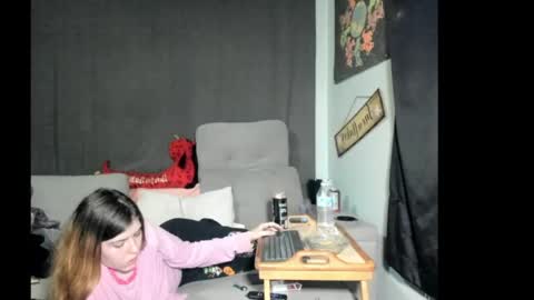 roxihazeleyes online show from May 25, 4:18 am