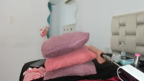 Snapshot of roxy_smith69 chatting on October 25, 11:05 pm Roxy smith69 online show from October 25, 11:05 pm