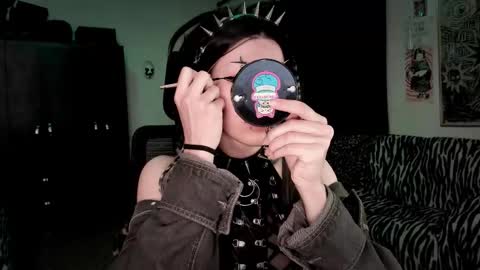 Roxy Independient model Help me to reach 50 thumbs up online show from February 25, 12:47 am