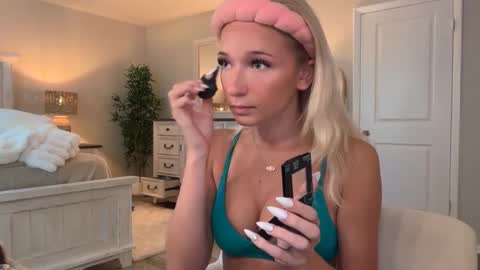 Roxy Rain online show from November 25, 3:11 pm