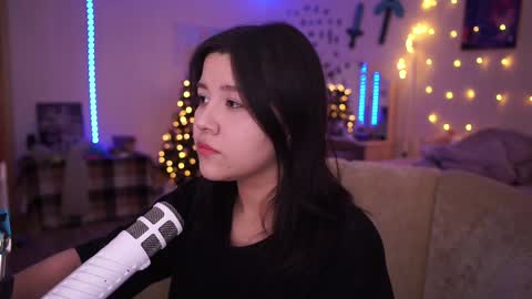 roxysuh online show from March 5, 8:00 am