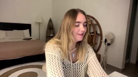 Roxy online show from March 25, 9:32 pm