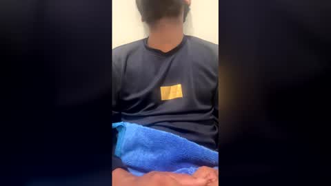 roy018 online show from April 4, 4:03 pm