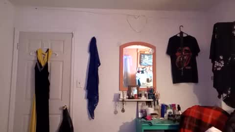 rraineonme online show from April 20, 3:53 am