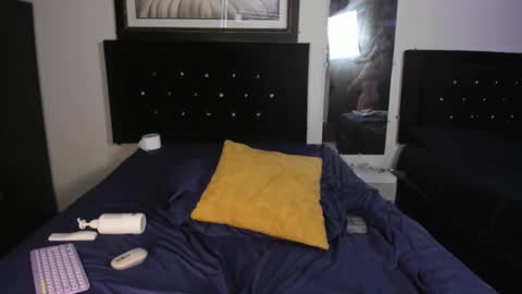 rubi rouss  instagran and X or tw  FAV VIBES11  9 33  101 moan and explode my balls online show from February 13, 9:40 pm