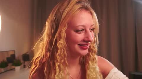 Mila online show from October 10, 3:18 pm