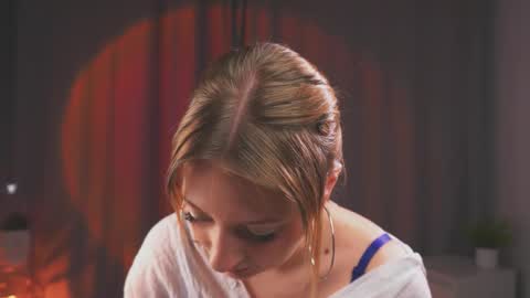 Mila online show from March 25, 5:31 pm