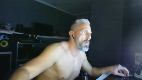 Chico que rico Caliente online show from February 21, 2:50 am