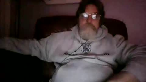 Snapshot of runningaround60 chatting on December 22, 3:22 am runningaround60 online show from December 22, 3:22 am