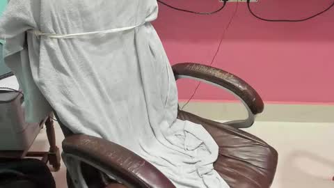 rwb17 online show from November 20, 1:53 pm