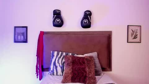    online show from April 5, 7:22 pm