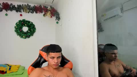 ryan_myerz online show from December 14, 8:04 pm