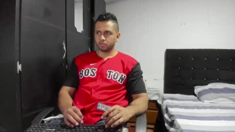 ryan_xc1 online show from May 7, 3:13 am