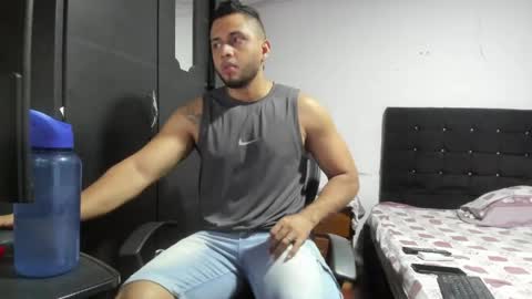 ryan_xc1 online show from May 19, 3:13 am