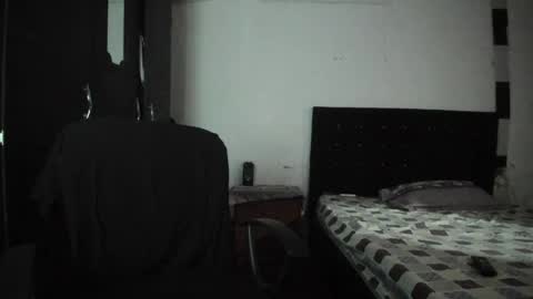 ryan_xc1 online show from March 29, 2:35 am