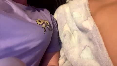 Snapshot of ryanandlaura2019 chatting on October 22, 1:42 am ryanandlaura2019 online show from October 22, 1:42 am