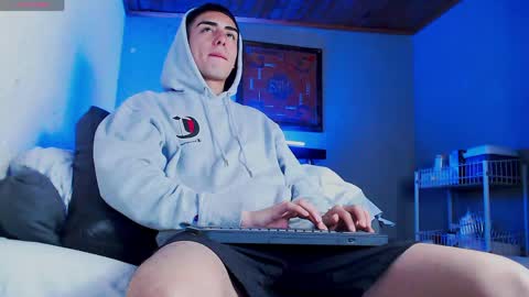 Ryannhill  online show from April 14, 6:16 am