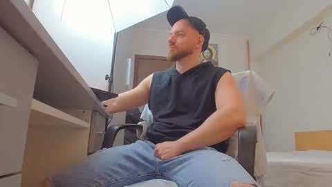 Ryanstone  online show from March 28, 7:54 am