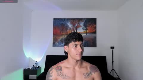 ryanwhite3 online show from January 13, 11:34 pm